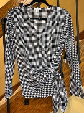 Nine West Wrap Blouse Houndstooth Blk White Lightweight SZ. Med NWT